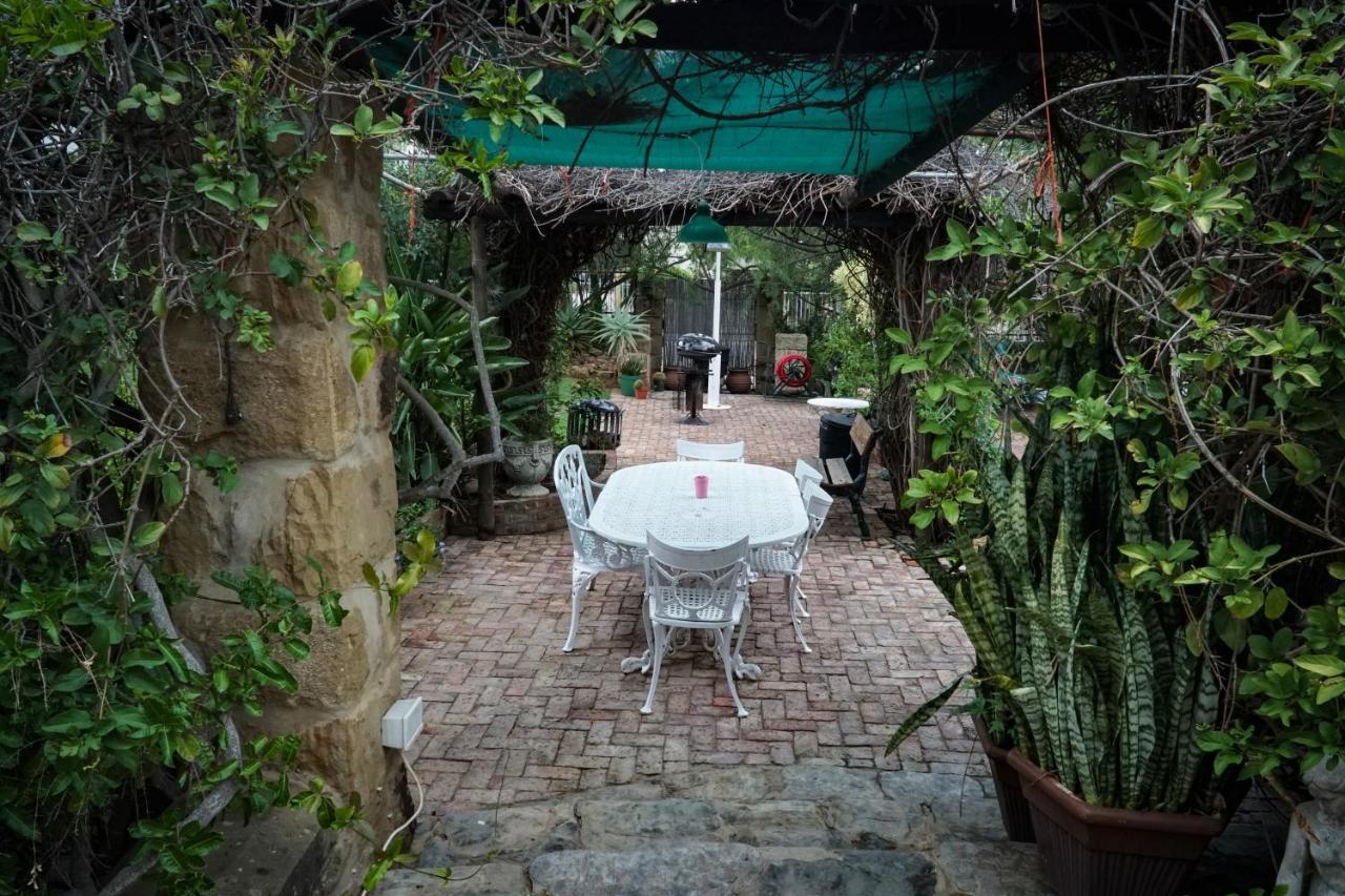 Outentique Accommodation Oudtshoorn Exterior photo
