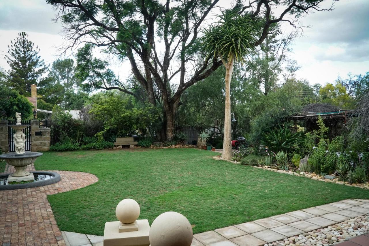 Outentique Accommodation Oudtshoorn Exterior photo