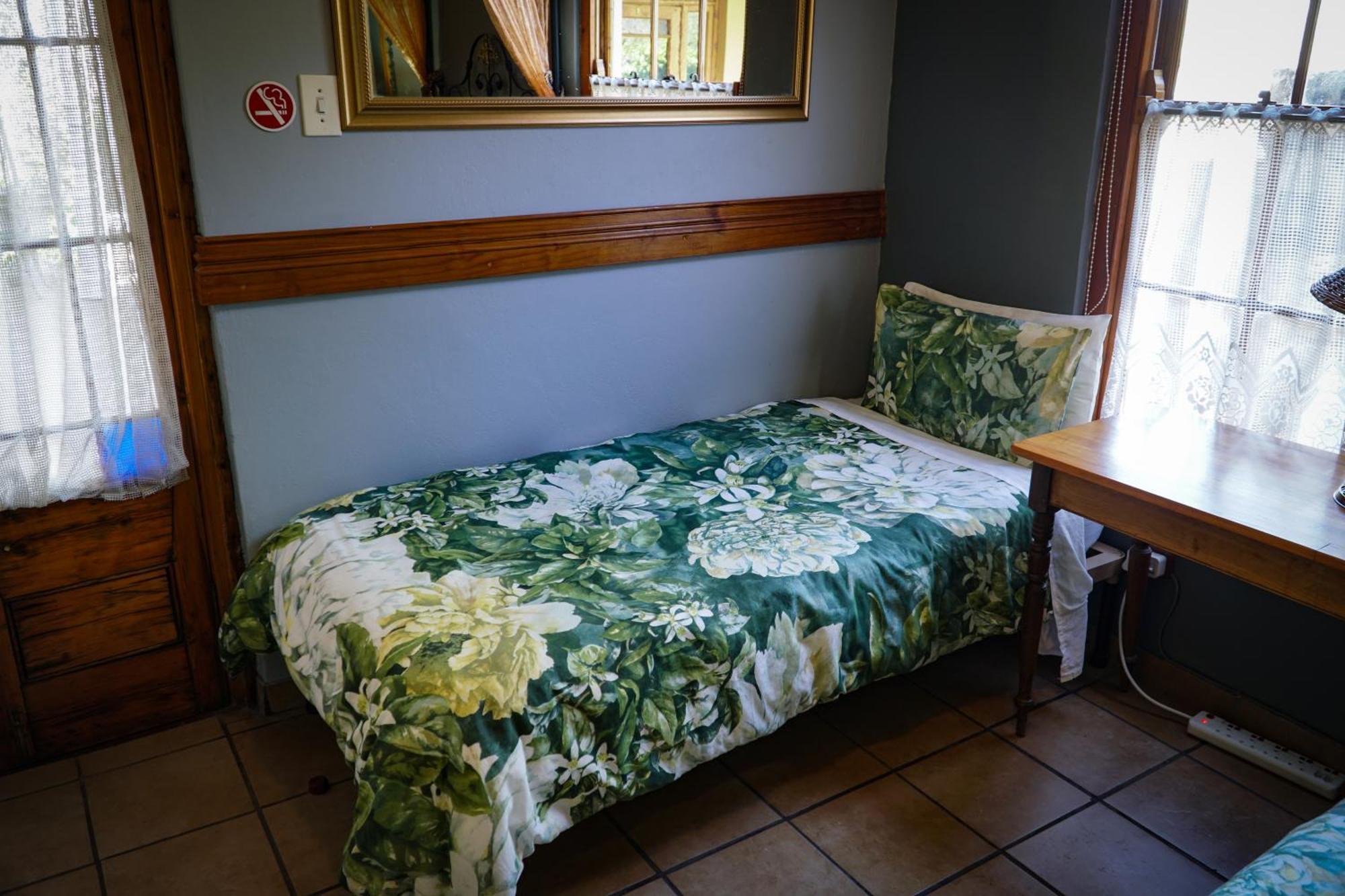 Outentique Accommodation Oudtshoorn Exterior photo